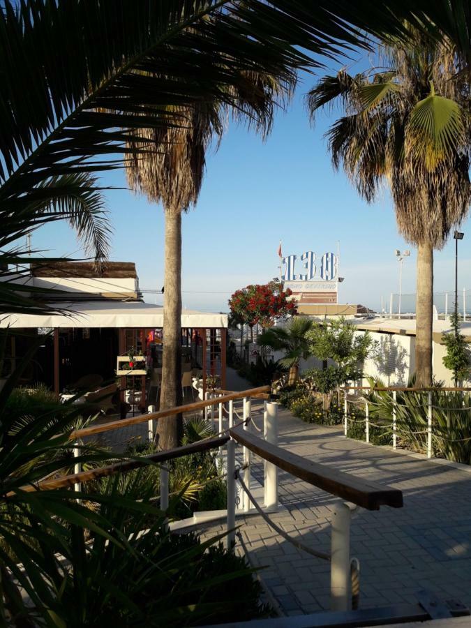 Stella Di Mare Apartment Rimini Exterior photo