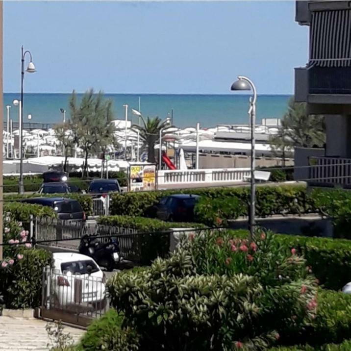 Stella Di Mare Apartment Rimini Exterior photo